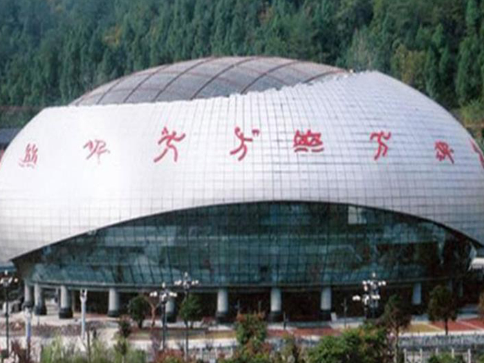 临河体育中心球形网架加工安装